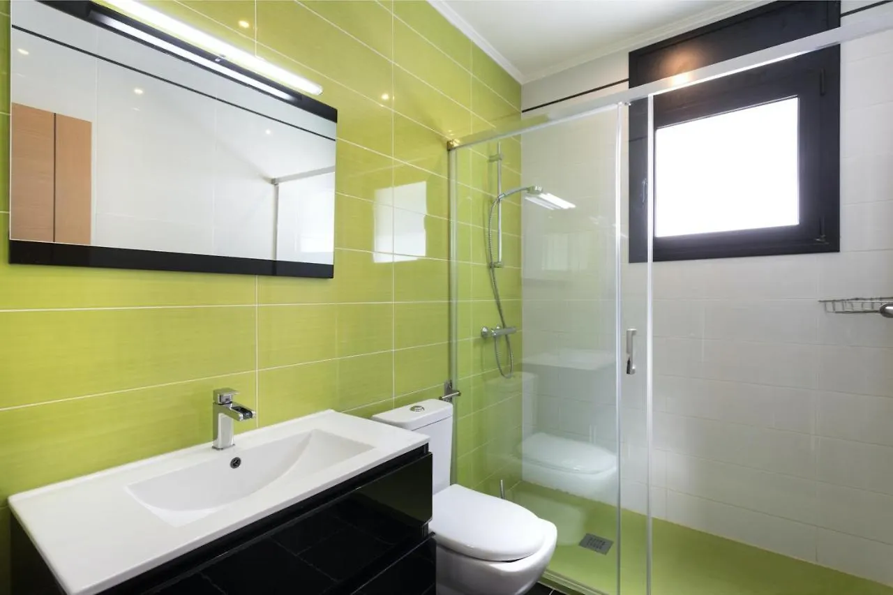 Villa Lloret: Beachside Retreat with Private Pool and Garden Lloret de Mar