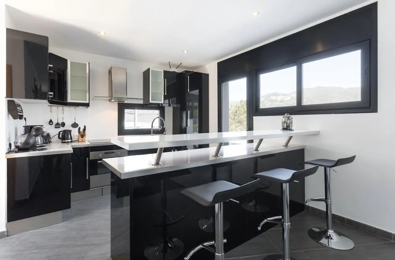 Family-Friendly Villa In Lloret De Mar With Private Pool スペイン